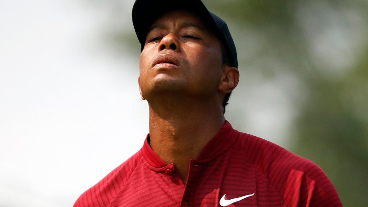 伍茲因為在最後一輪第14洞發生失誤吞下博忌付出慘痛代價,無緣拿下自2008年後的首座冠軍。(美聯社) 伍茲因為在最後一輪第14洞發生失誤吞下博忌付出慘痛代價,無緣拿下自2008年後的首座冠軍。(美聯社)