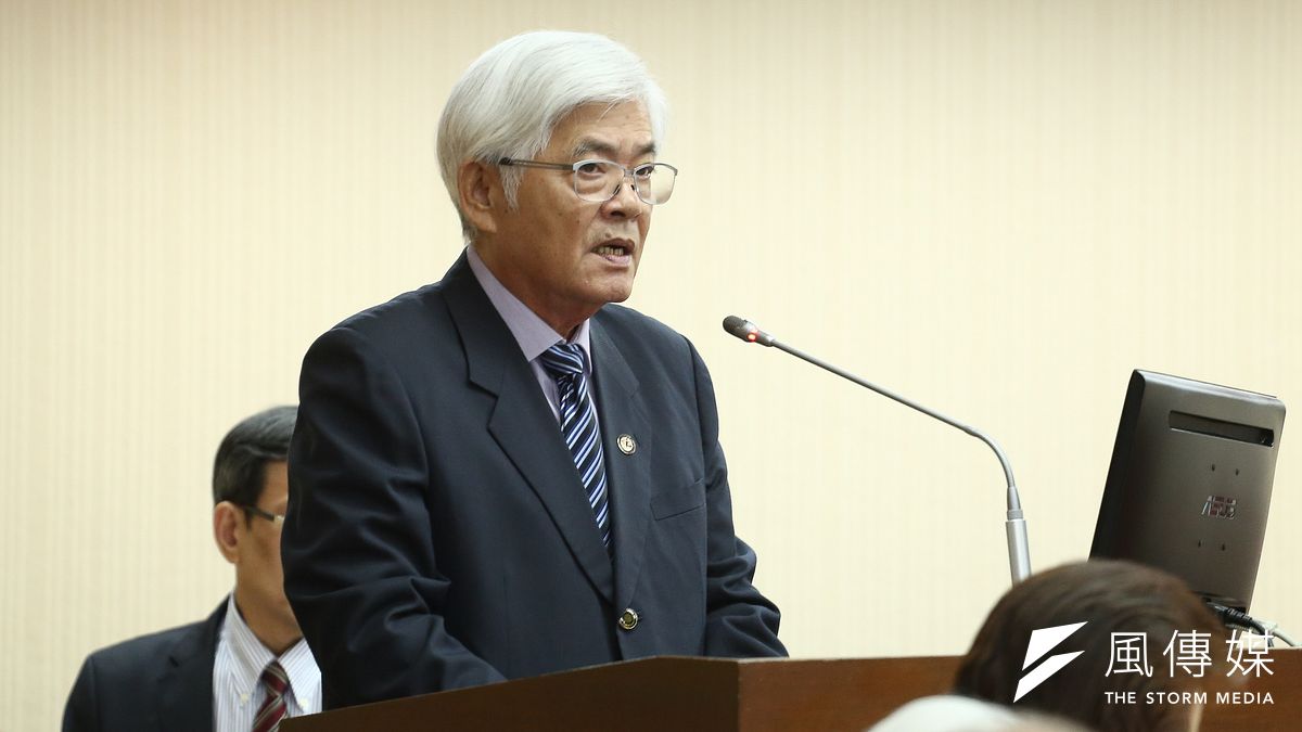 中選會主委李進勇指出,高雄市長韓國瑜罷免案為地方選務,經費須由高雄市府負責。(資料照,陳品佑) 中選會主委李進勇指出,高雄市長韓國瑜罷免案為地方選務,經費須由高雄市府負責。(資料照,陳品佑)