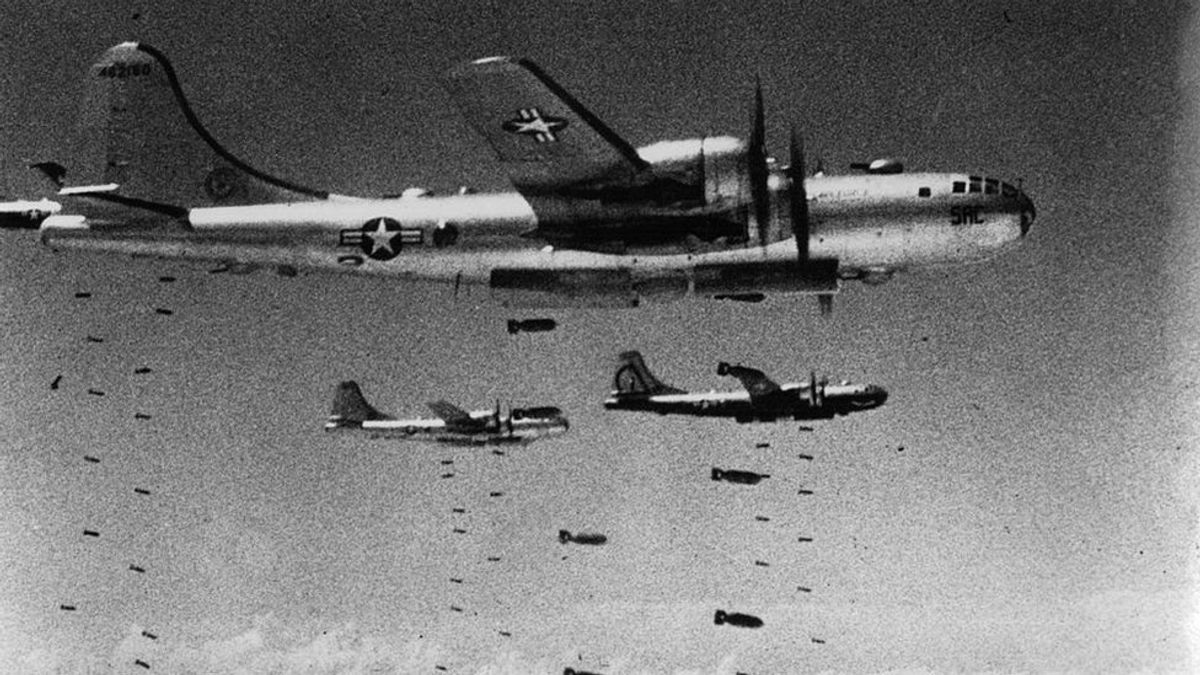 美國空軍的B-29和B-52轟炸機成了朝鮮平民的噩夢。(BBC中文網) 美國空軍的B-29和B-52轟炸機成了朝鮮平民的噩夢。(BBC中文網)