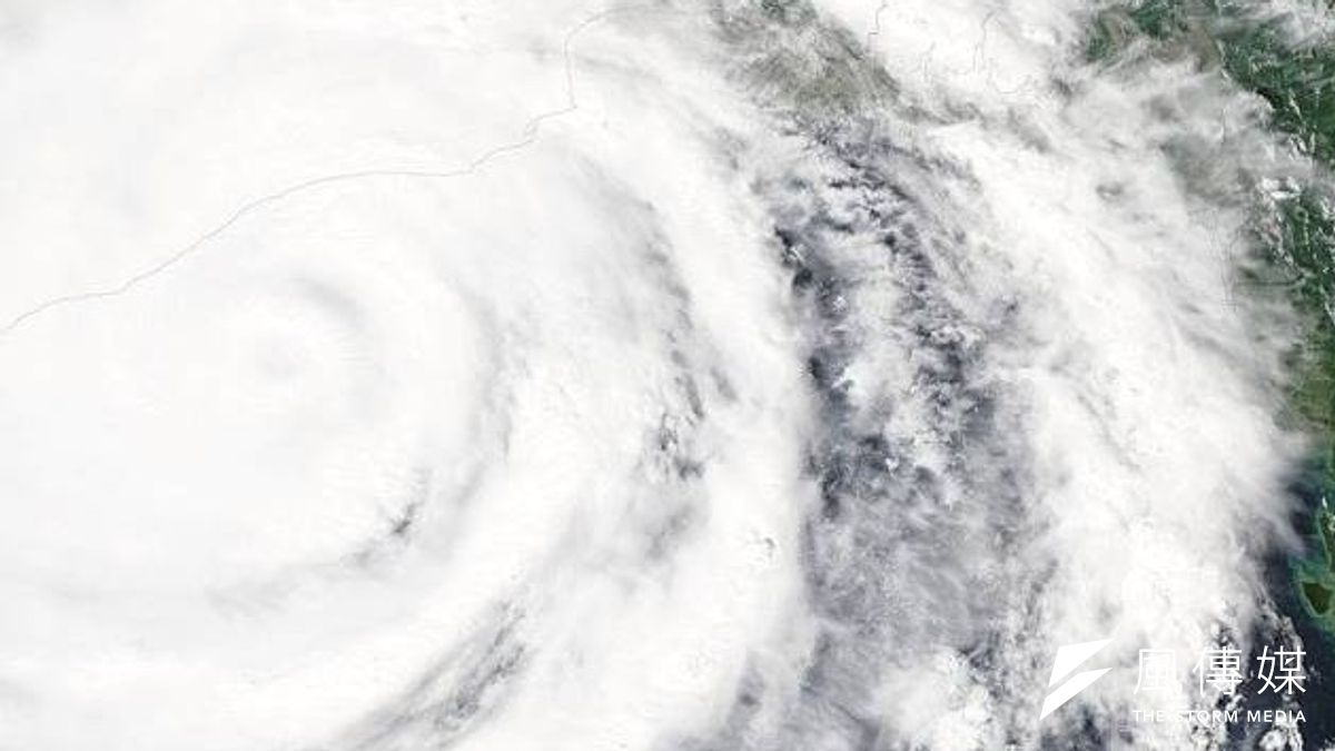 超級熱帶氣旋「斐林」12日侵襲印度東部孟加拉灣沿岸,帶來狂風暴雨和暴潮(維基百科) 超級熱帶氣旋「斐林」12日侵襲印度東部孟加拉灣沿岸,帶來狂風暴雨和暴潮(維基百科)
