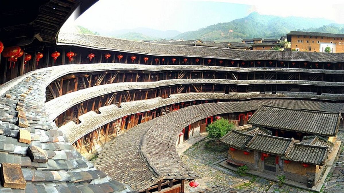 「土樓思維」敵我分野。(維基百科) 「土樓思維」敵我分野。(維基百科)