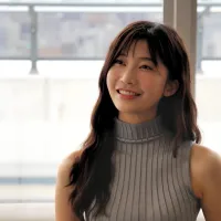 小倉ゆうかがショートドラマアプリ「BUMP」の新作で5年ぶりに俳優復帰し、崖っぷちの元港区女子役をコミカルに演じる。(写真/黃信維撮影) 小倉ゆうかがショートドラマアプリ「BUMP」の新作で5年ぶりに俳優復帰し、崖っぷちの元港区女子役をコミカルに演じる。(写真/黃信維撮影)