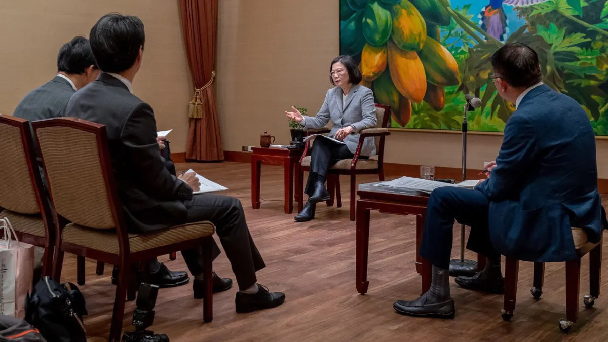 總統蔡英文接受日媒專訪,首度表明進行台日安保對話的意願。(翻攝自蔡英文Twitter)