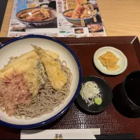 天丼てんやが夏限定の「てんや流 冷や汁うどん」と「鰹の冷やしそば」を発売し、風傳媒が銀座店で実食取材を行った。(写真/黃信維撮影) 天丼てんやが夏限定の「てんや流 冷や汁うどん」と「鰹の冷やしそば」を発売し、風傳媒が銀座店で実食取材を行った。(写真/黃信維撮影)