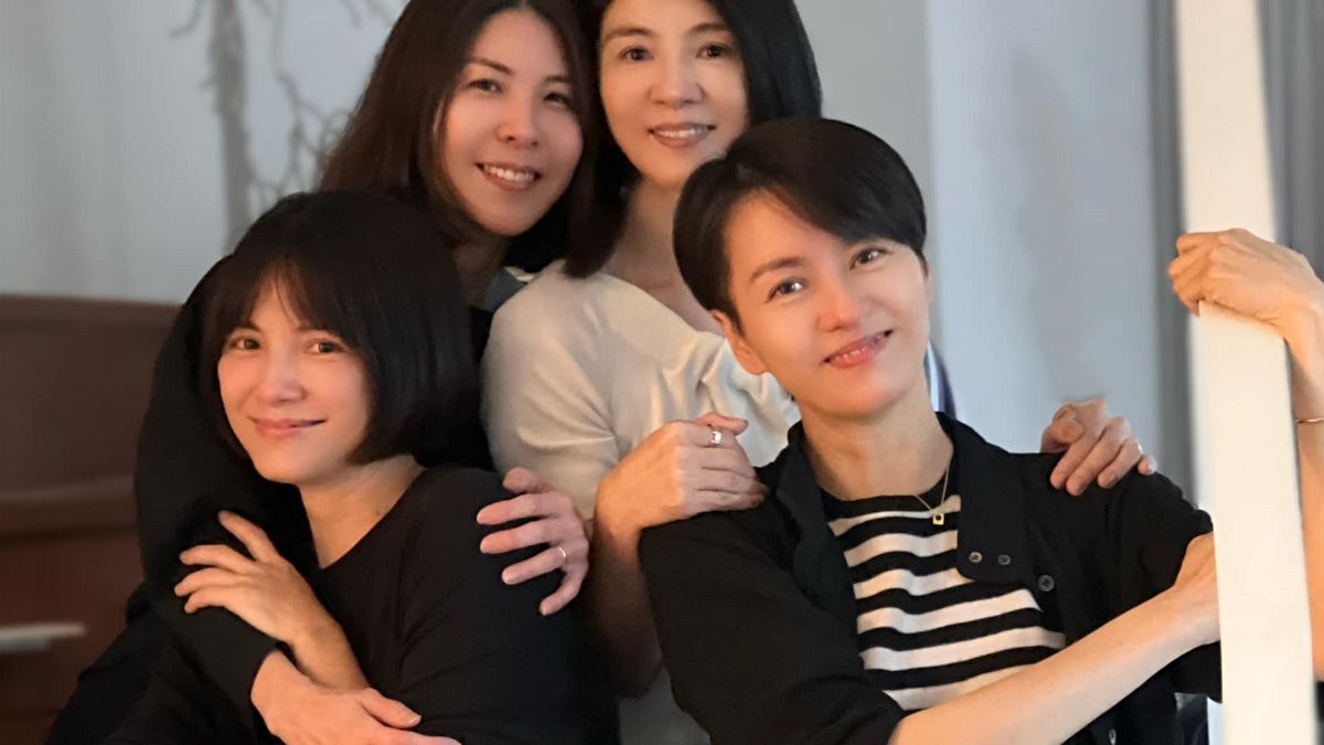 90年代4位女神合體!李心潔、楊采妮、梁詠琪、許茹芸凍齡現況曝光。(圖/取自李心潔臉書專頁) 90年代4位女神合體!李心潔、楊采妮、梁詠琪、許茹芸凍齡現況曝光。(圖/取自李心潔臉書專頁)