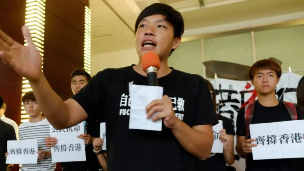 2014年9月29日,陳為廷「聲援佔中」。陳為廷說,原本是參與在台灣的香港人於自由廣場發起的集會,「差不多九點多警方開始鎮壓,開始拿出橡膠子彈的槍出來,就一群人臨時決定應該轉向香港駐台辦抗議。」(BBC中文網)