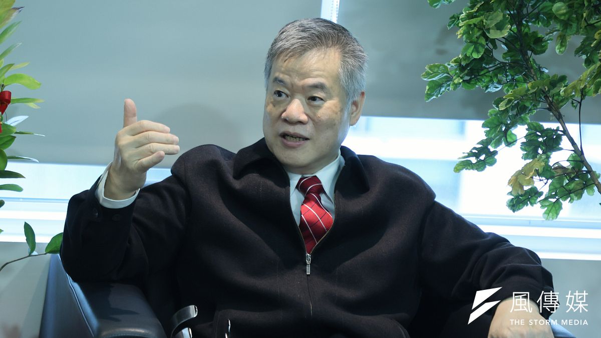 台經院董事長吳中書指出,川普政策可能讓美債殖利率高懸、美國經濟成長趨緩,企業的投資決策也會放緩。(柯承惠攝) 台經院董事長吳中書指出,川普政策可能讓美債殖利率高懸、美國經濟成長趨緩,企業的投資決策也會放緩。(柯承惠攝)