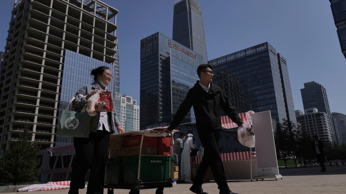 北京觀察》中國房市崩塌又反彈?核心都市現加價搶房潮,三四線城市陷「日本化」長期寒冬