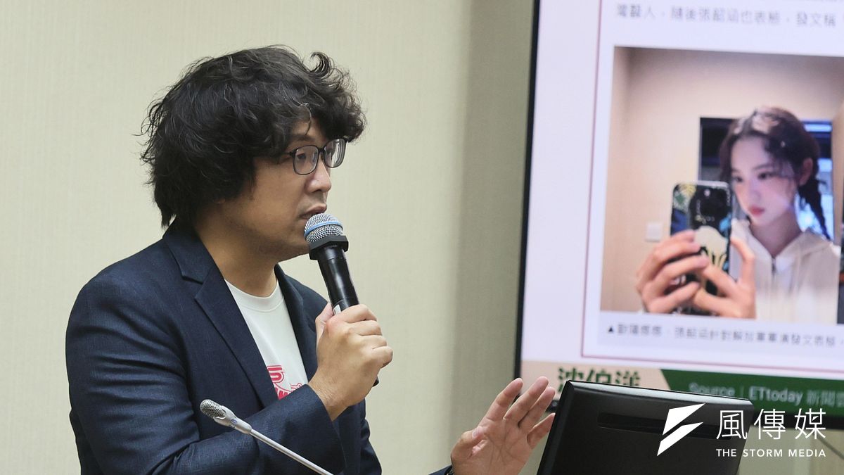 立委沈伯洋在羅智強質詢時衝進場飆駡羅智強「最沒水準」。(資料照柯承惠攝) 立委沈伯洋在羅智強質詢時衝進場飆駡羅智強「最沒水準」。(資料照柯承惠攝)