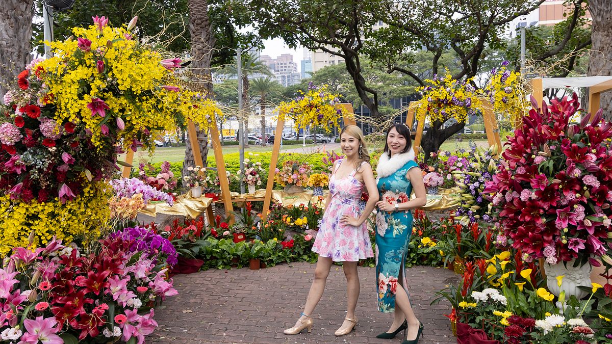 前十名過年大宗花卉將神農市集布置得美輪美奐,成為網美拍照打卡熱點。(圖/高市農業局提供) 前十名過年大宗花卉將神農市集布置得美輪美奐,成為網美拍照打卡熱點。(圖/高市農業局提供)