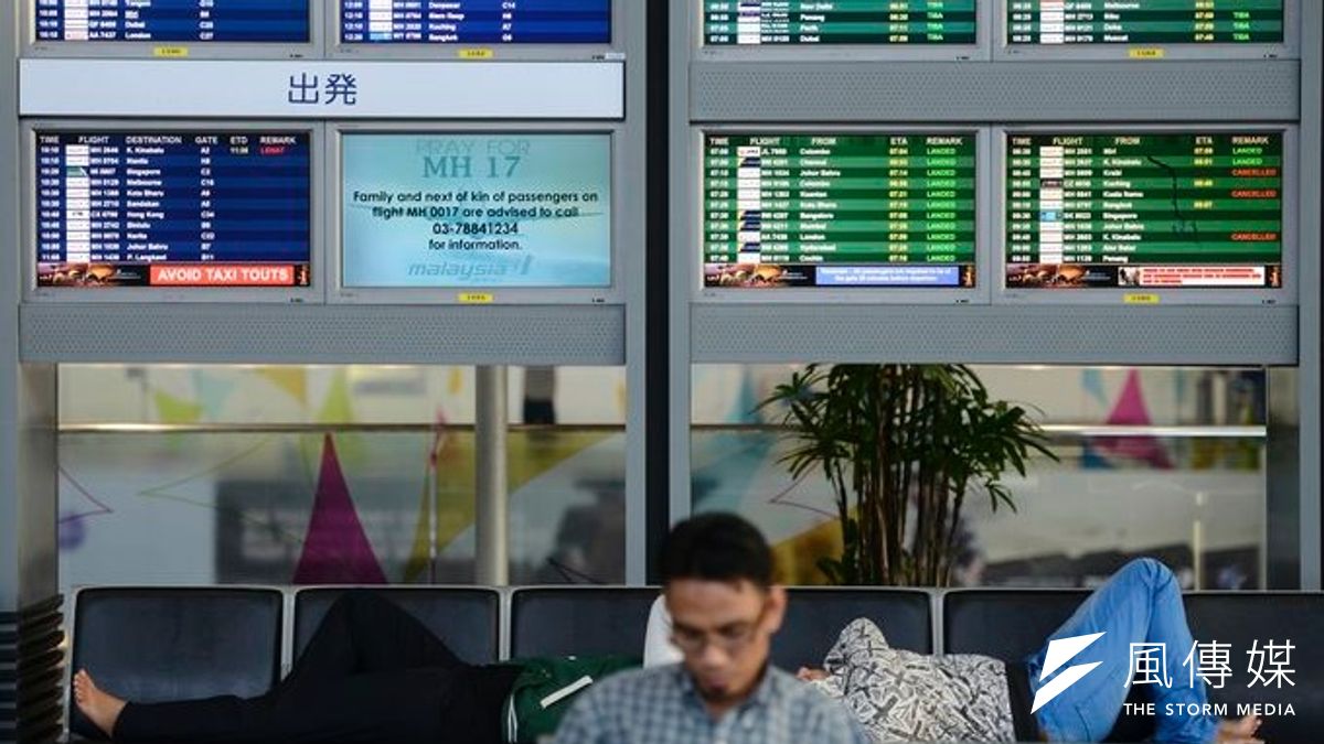 馬航班機遭烏克蘭叛軍擊落,全球各航空公司紛紛改道避險(美聯社) 馬航班機遭烏克蘭叛軍擊落,全球各航空公司紛紛改道避險(美聯社)