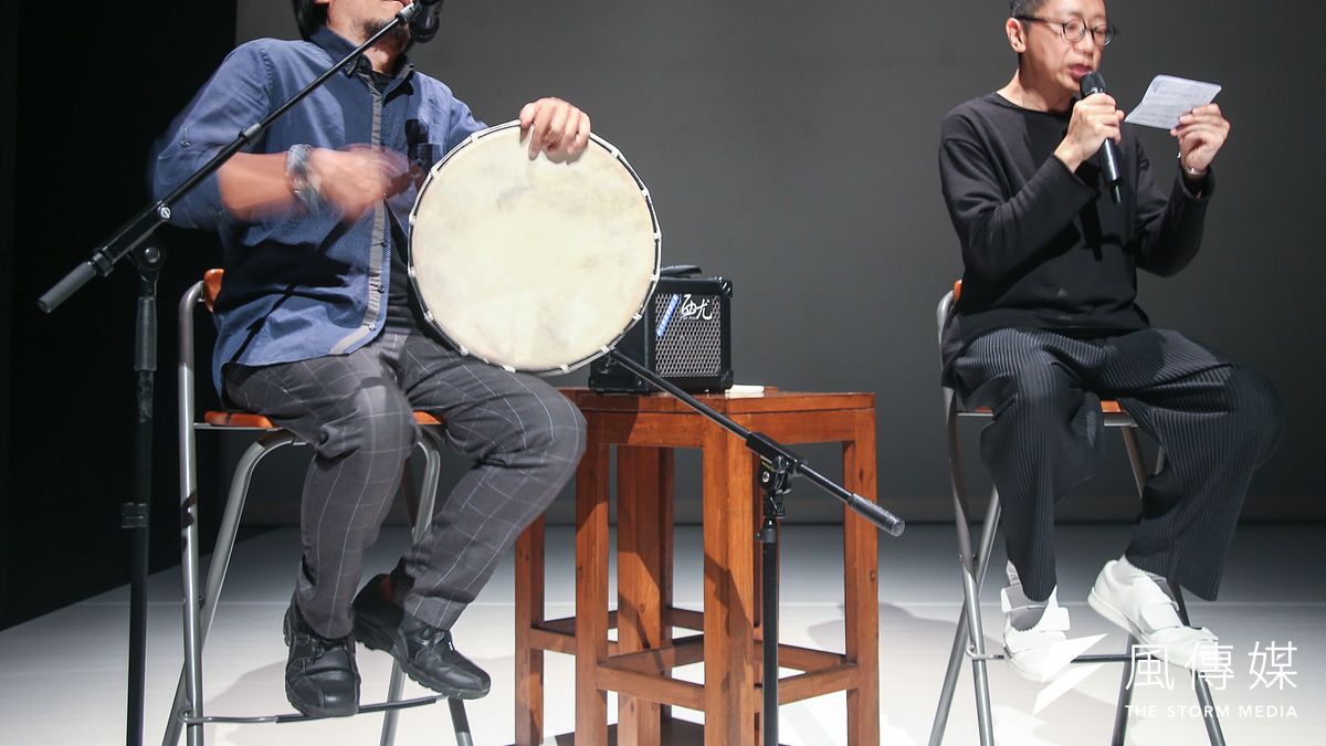 鼓勵年輕人勇敢出走的第12屆流浪者計畫舉行成果發表會,前流浪者吳耿禎(右)、吳欣澤(左)分享他們人生後續的發展。(陳明仁攝) 鼓勵年輕人勇敢出走的第12屆流浪者計畫舉行成果發表會,前流浪者吳耿禎(右)、吳欣澤(左)分享他們人生後續的發展。(陳明仁攝)