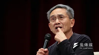 「駐校藝術家」邀雲門舞集創辦人林懷民與導演吳念真對談。(余志偉攝)