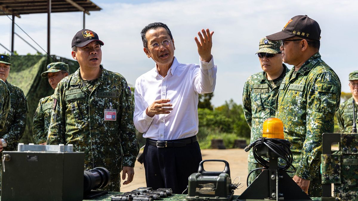 顧立雄視導陸軍北測中心 實地了解「實兵模擬接戰系統」、手機TAK運用成效