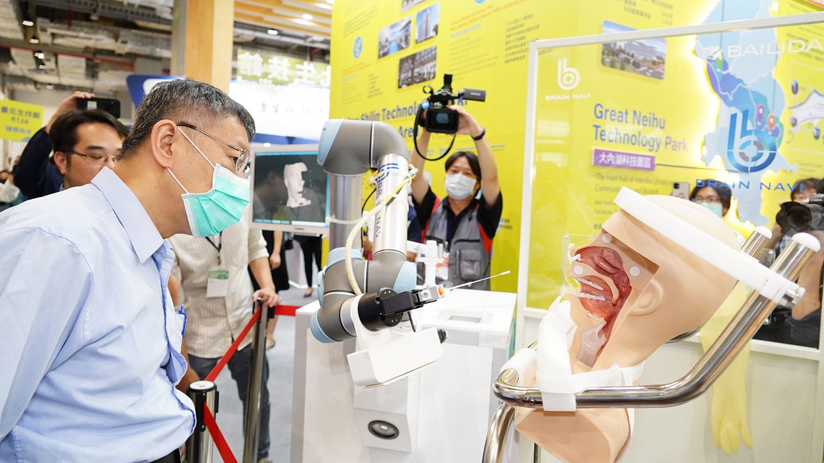 柯文哲24日出席2020台北生技獎頒獎典禮時表示,台灣在新冠肺炎疫情影響下表現亮眼,讓他發現台灣其實在生技產業上有一定的實力。(台北市政府提供) 柯文哲24日出席2020台北生技獎頒獎典禮時表示,台灣在新冠肺炎疫情影響下表現亮眼,讓他發現台灣其實在生技產業上有一定的實力。(台北市政府提供)