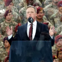 将兵に向けて演説するドリスコル米陸軍長官。(AP通信) 将兵に向けて演説するドリスコル米陸軍長官。(AP通信)
