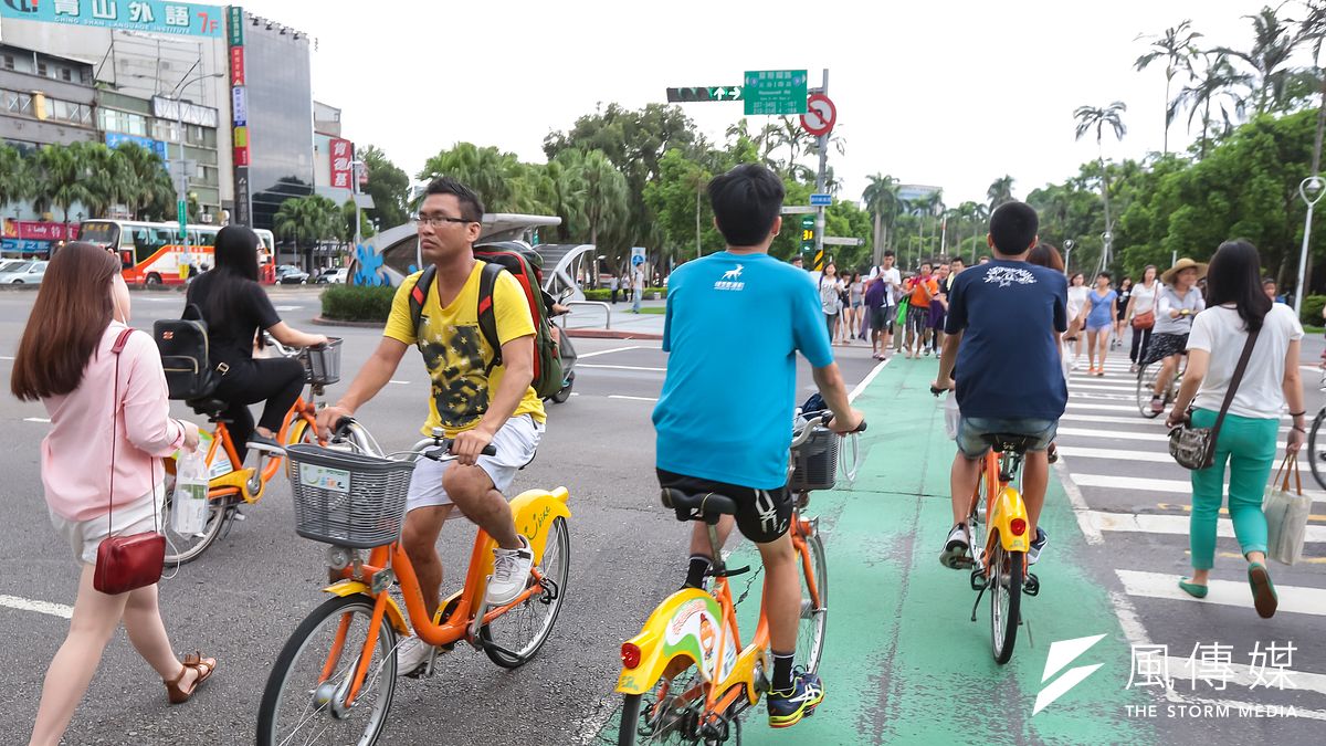 道路設計影響交通安全,應發展出適合國內交通環境的人本道路設計安全準則。(資料照,顏麟宇攝) 道路設計影響交通安全,應發展出適合國內交通環境的人本道路設計安全準則。(資料照,顏麟宇攝)