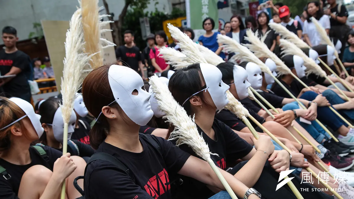 ==婦援會在日本台灣交流協會前,召開「歷史不容抹滅,日本政府道歉!814國際慰安婦紀念日抗議行動」,並。(顏麟宇攝)
