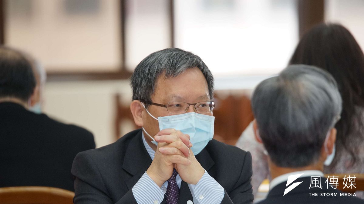 財政部的兆元振興政策有可議之處。圖為財政部長蘇建榮。(盧逸峰攝) 財政部的兆元振興政策有可議之處。圖為財政部長蘇建榮。(盧逸峰攝)