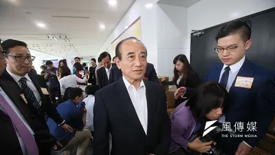 王金平(中)擬率團赴廈門參加海峽論壇。(資料照,柯承惠攝)