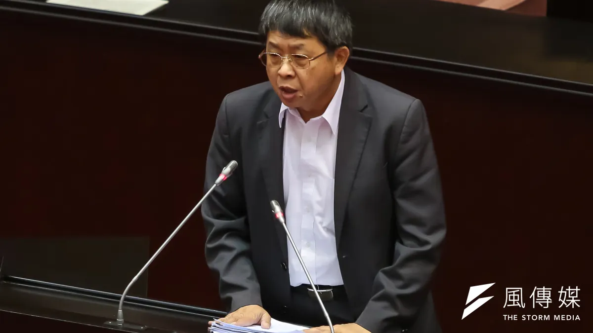 勞動部7日赴立院衛環委員會備詢,針對敬鵬工廠大火,民進黨籍立委吳焜裕問職安署長鄒子廉,何時開始「積極查核」?鄒答是大火發生後,讓吳焜裕當場暴怒。(資料照,顏麟宇攝)