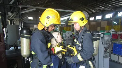 消防隊實兵搶救演練 強化工廠救災緊急應變能力