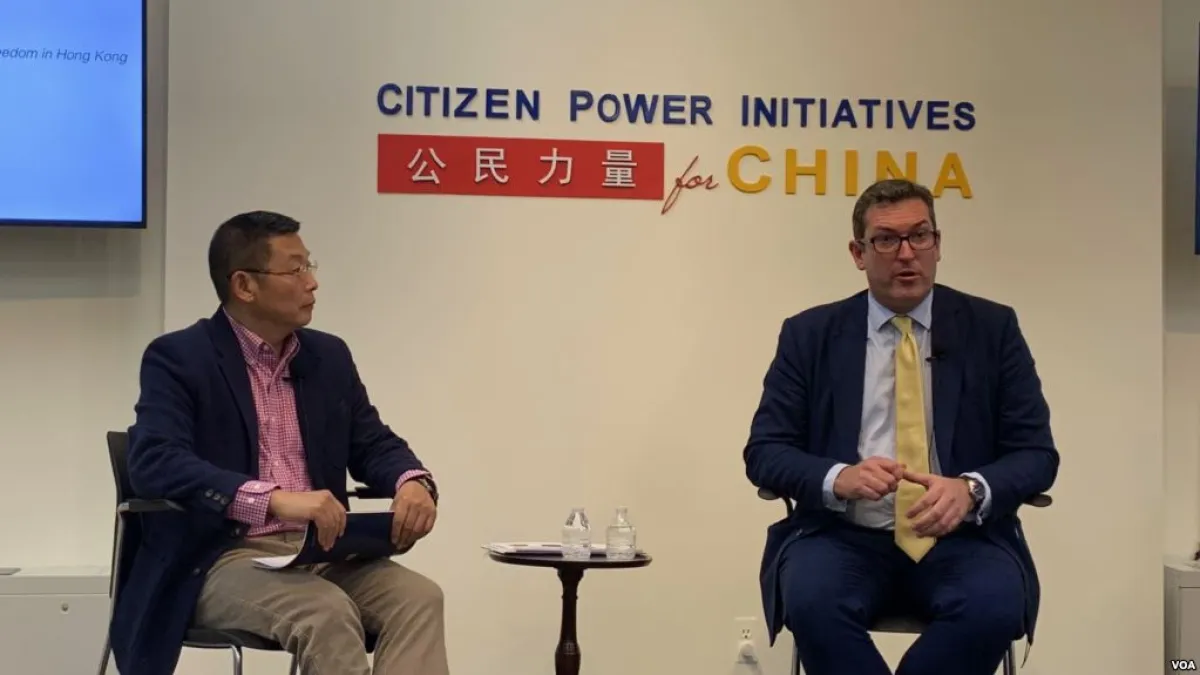 英國人權領袖羅傑斯在華盛頓非政府組織「公民力量」總部探討香港自由的消蝕和威權主義的崛起。(美國之音)