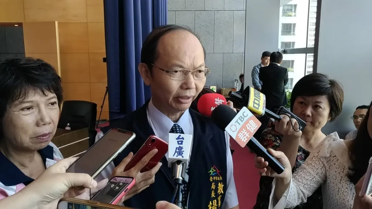 台中市府教育局長楊振昇說明光榮國中段考國文科段考題疑似影射政治人物,引起爭議事件,可能命題時欠缺周延考量,已請學校特別注意。(圖/台中市政府提供)