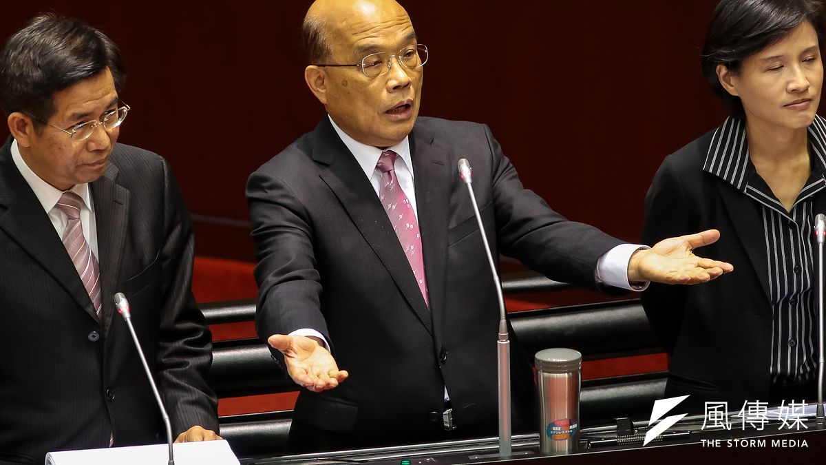 文化部推動中正紀念堂轉型,行政院長蘇貞昌(中)26日於立院備詢時表示,不贊成拆除中正紀念堂。(顏麟宇攝) 文化部推動中正紀念堂轉型,行政院長蘇貞昌(中)26日於立院備詢時表示,不贊成拆除中正紀念堂。(顏麟宇攝)