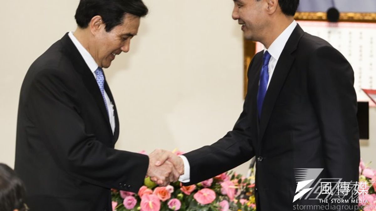 總統馬英九接受媒體訪問時,強調他和國民黨黨主席朱立倫關係很好,因此沒有兩個太陽的問題。(資料照片,林韶安攝) 總統馬英九接受媒體訪問時,強調他和國民黨黨主席朱立倫關係很好,因此沒有兩個太陽的問題。(資料照片,林韶安攝)