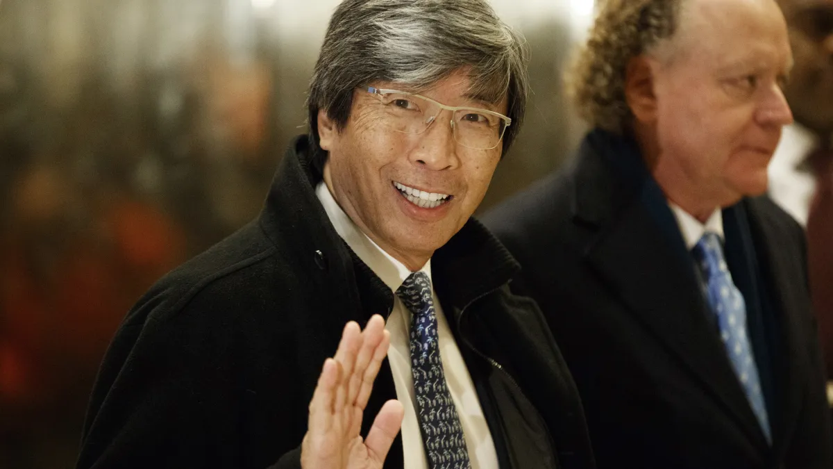 華裔富豪黃馨祥(Patrick Soon-Shiong)5億美元買下《洛杉磯時報》(AP)