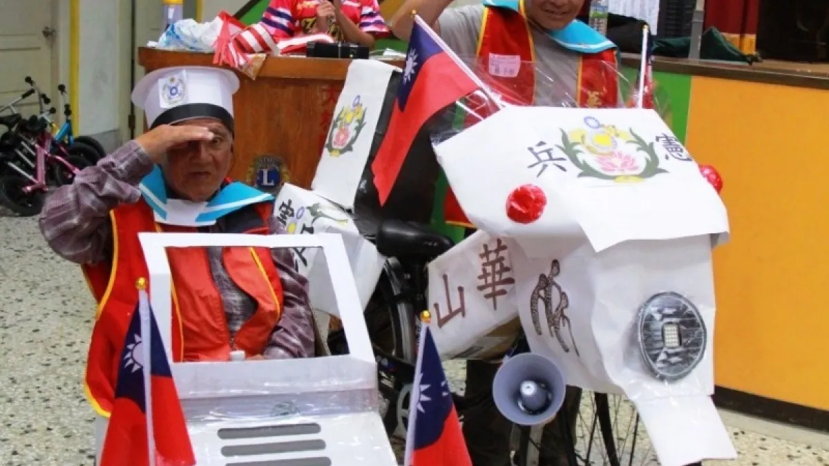 阿公穿軍服憶當年 愛老人運動會流下英雄淚