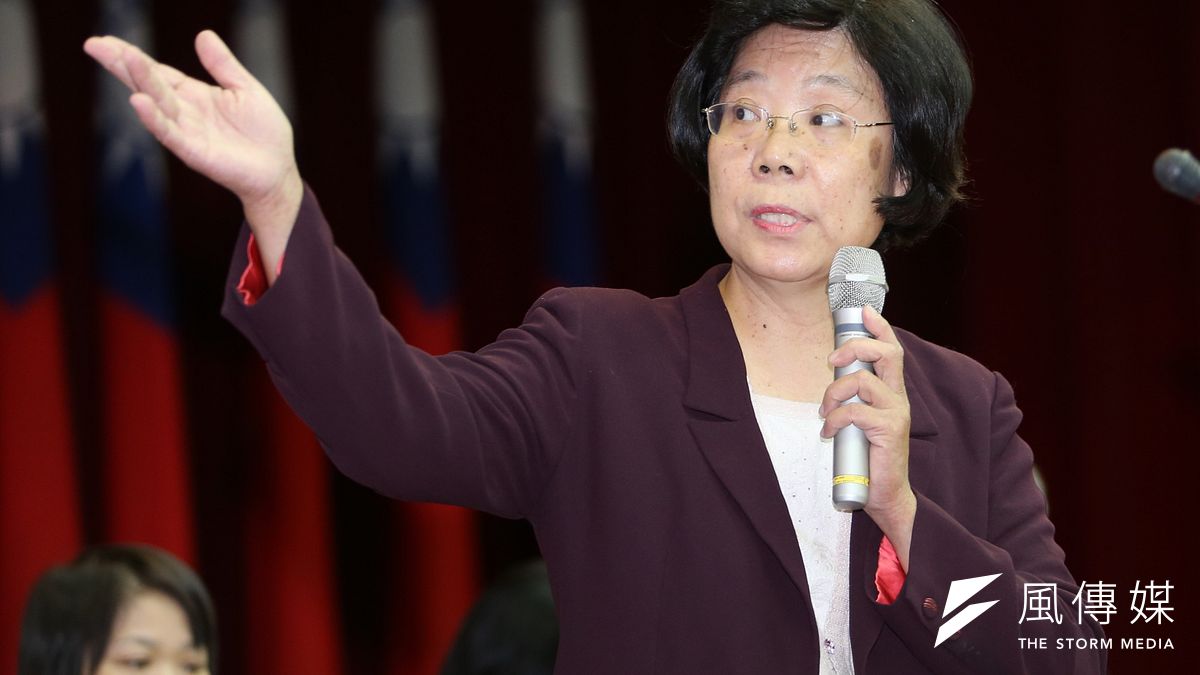 時代力量今(3)日宣布,台大經濟教授鄭秀玲已請辭系主任職務,將獲時代力量主席團推薦為不分區立委參選人。(資料照,吳逸驊攝) 時代力量今(3)日宣布,台大經濟教授鄭秀玲已請辭系主任職務,將獲時代力量主席團推薦為不分區立委參選人。(資料照,吳逸驊攝)