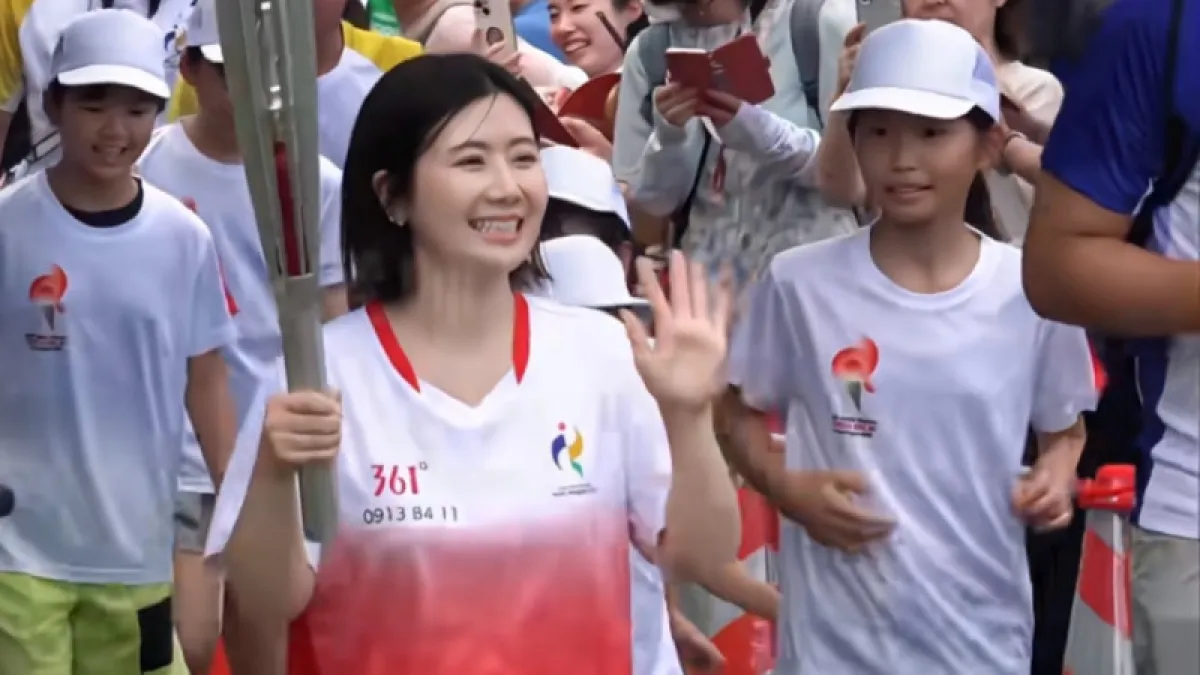 福原愛與江宏傑2021年結束5年婚姻,歷經婚變及孩子爭議後,雙方2024年達成和解,如今福原愛已再婚生子,近期不只重返日本電視節目,也參與愛知名古屋亞運聖火傳遞,動向再度受到關注。(圖/翻攝自微博)