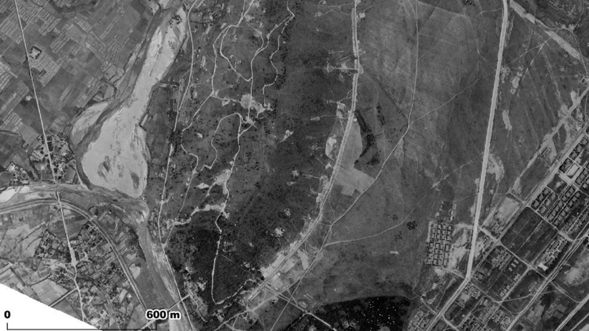 1945年花蓮米崙山。影像出自中央研究院台灣百年歷史地圖系統,筆者套疊加繪。(圖/想想論壇) 1945年花蓮米崙山。影像出自中央研究院台灣百年歷史地圖系統,筆者套疊加繪。(圖/想想論壇)