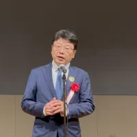 北村晴男参院議員が生放送番組で日台国旗バッジを着用したことでメディアの中国に対する自己検閲の実態が浮き彫りになった。(写真/中央社提供) 北村晴男参院議員が生放送番組で日台国旗バッジを着用したことでメディアの中国に対する自己検閲の実態が浮き彫りになった。(写真/中央社提供)