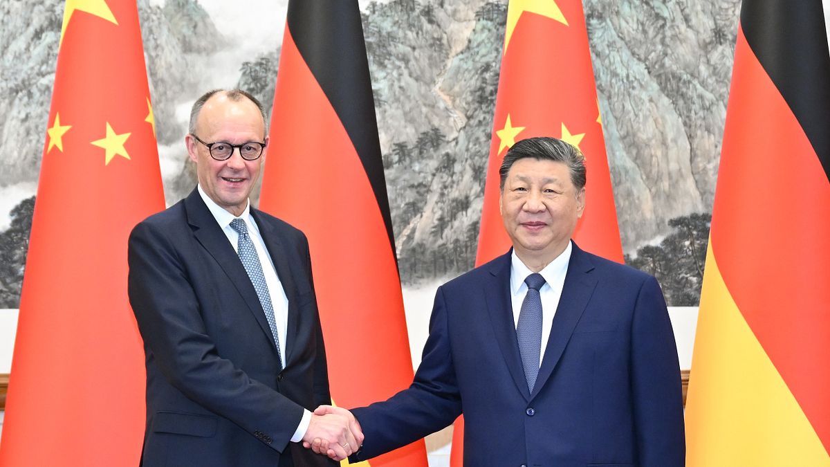 德國總理訪問北京:在川普與習近平之間,梅爾茨怎樣調和「最重要市場」與「最大經濟威脅」