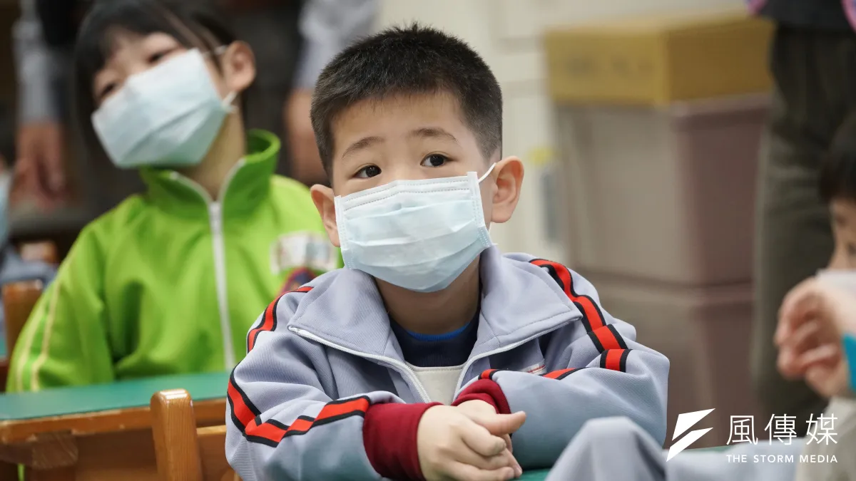 在小學,學習的關鍵不是知識量,而是孩子如何把模糊的感受轉化為語言,如何將生活經驗整理成敘事,如何逐步說清尚未成熟的想法。示意圖。(資料照,盧逸峰攝)