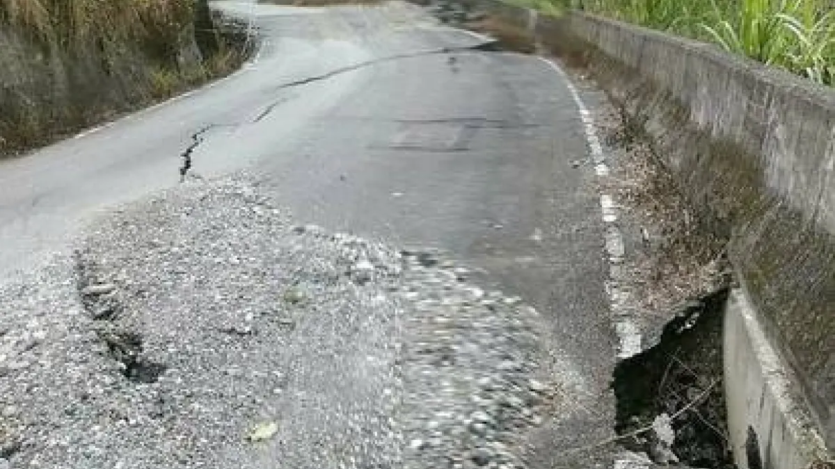 這條路破成這樣無人管? 縣府澄清:舊照片