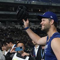 ロサンゼルス・ドジャースの伝説的左腕クレイトン・カーショウが2025年限りで現役引退を表明。東京シリーズに帯同し家族と京都を訪れるなど、18年にわたる輝かしいキャリアに幕を下ろす。(写真/張瑜庭撮影) ロサンゼルス・ドジャースの伝説的左腕クレイトン・カーショウが2025年限りで現役引退を表明。東京シリーズに帯同し家族と京都を訪れるなど、18年にわたる輝かしいキャリアに幕を下ろす。(写真/張瑜庭撮影)