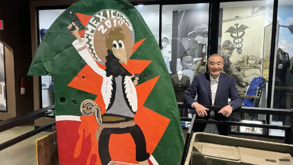 前國防部長馮世寬去年參訪美國馬區馬區機場航空博物館(March Field Air Museum),特別向第201戰鬥機中隊致意,代表國軍向參與台灣光復軍事行動的墨西哥飛行員致意。