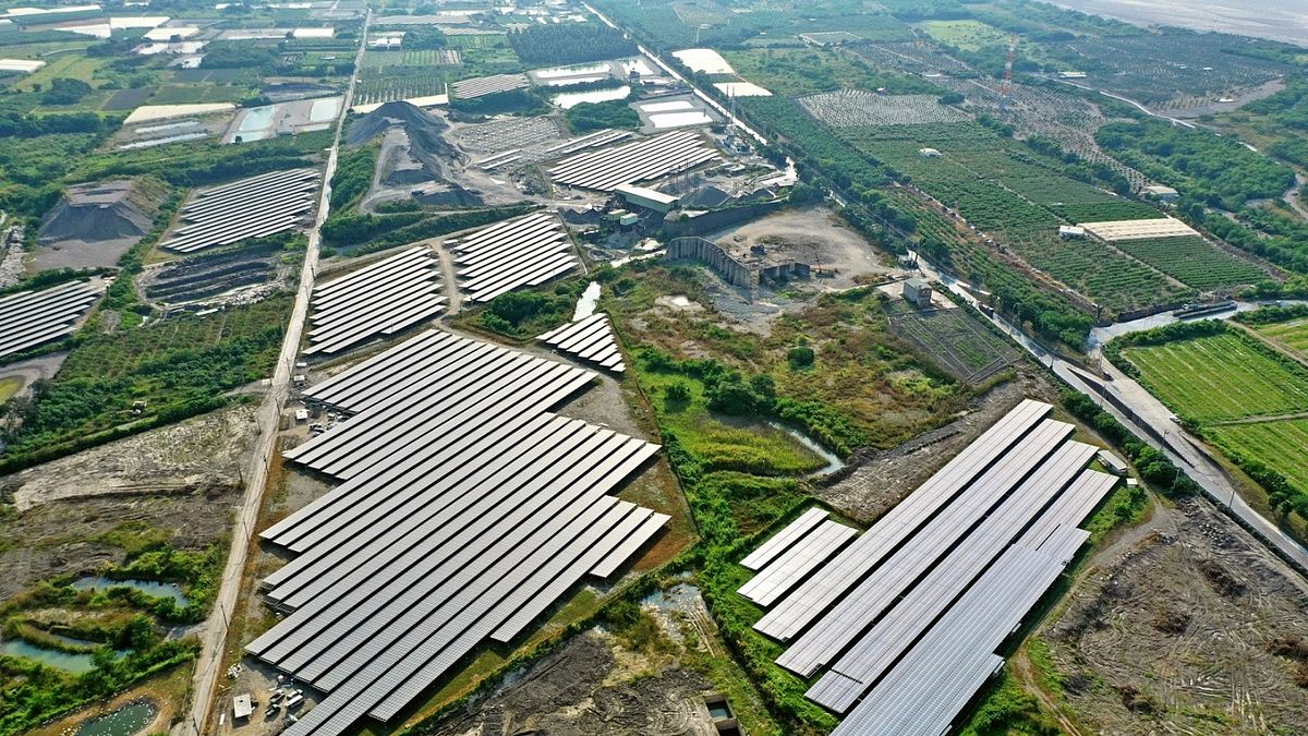 筆者說明,政府發展光電也非近日,鬧出來問題一堆,怎麼會說過去沒經驗呢。說穿了一切是蔡英文政策凌駕一切,連老家屏東縣都要種電滅農。(資料照,屏東縣政府環境保護局提供) 筆者說明,政府發展光電也非近日,鬧出來問題一堆,怎麼會說過去沒經驗呢。說穿了一切是蔡英文政策凌駕一切,連老家屏東縣都要種電滅農。(資料照,屏東縣政府環境保護局提供)