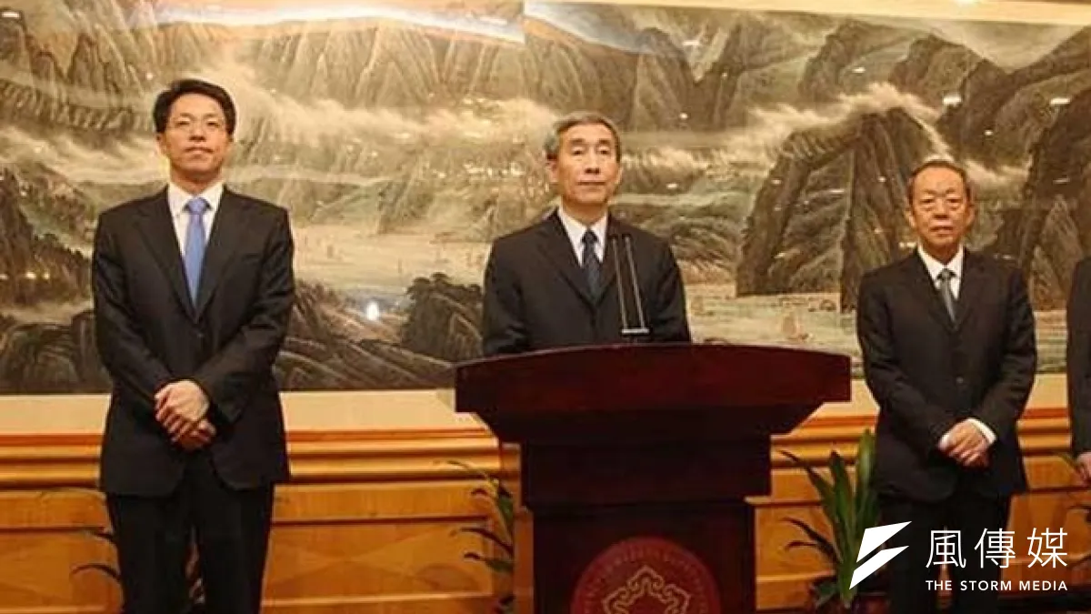 中國人大常委會副秘書長兼基本法委員會主任李飛,總結深圳三場政改座談。(騰訊網)