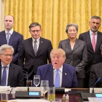 2026年9月29日、ホワイトハウスでAI業界の幹部らと会談するトランプ米大統領。(AP通信) 2026年9月29日、ホワイトハウスでAI業界の幹部らと会談するトランプ米大統領。(AP通信)