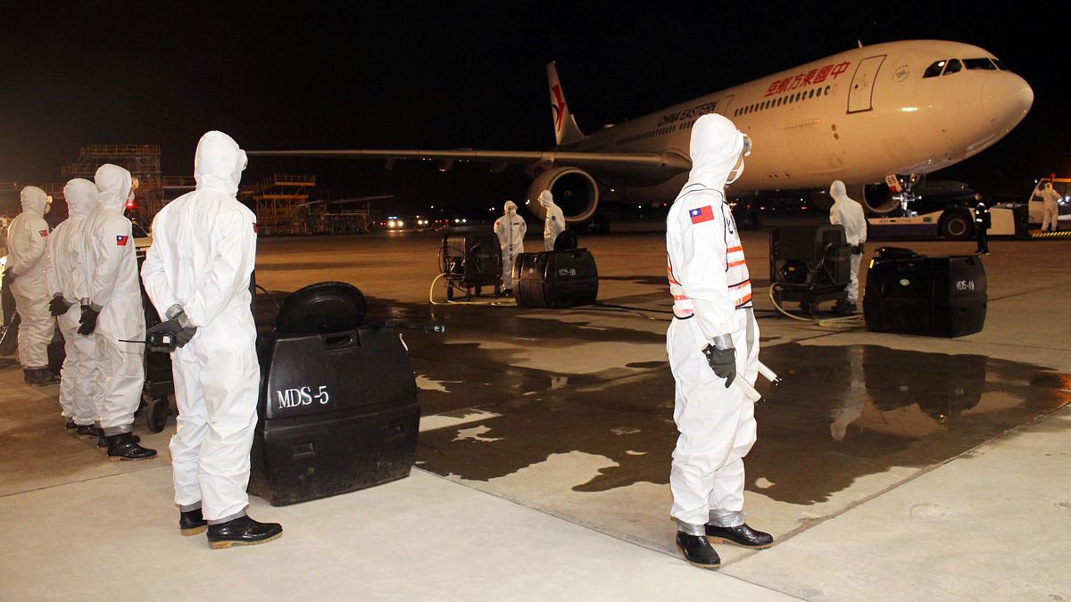 作者批評,若政府不在枝微末節的事上堅持己見,武漢台胞、台商早已全數返台。(資料照,取自陸軍司令部臉書) 作者批評,若政府不在枝微末節的事上堅持己見,武漢台胞、台商早已全數返台。(資料照,取自陸軍司令部臉書)