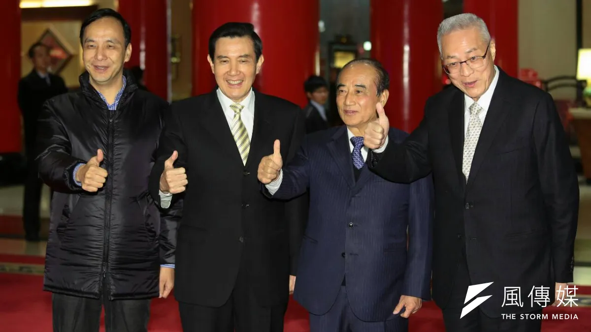 為展現大團結,拉抬朱立倫選情,副總統吳敦義邀宴國民黨高層晚宴。由右到左為吳敦義、王金平、馬英九、朱立倫。(顏麟宇攝)