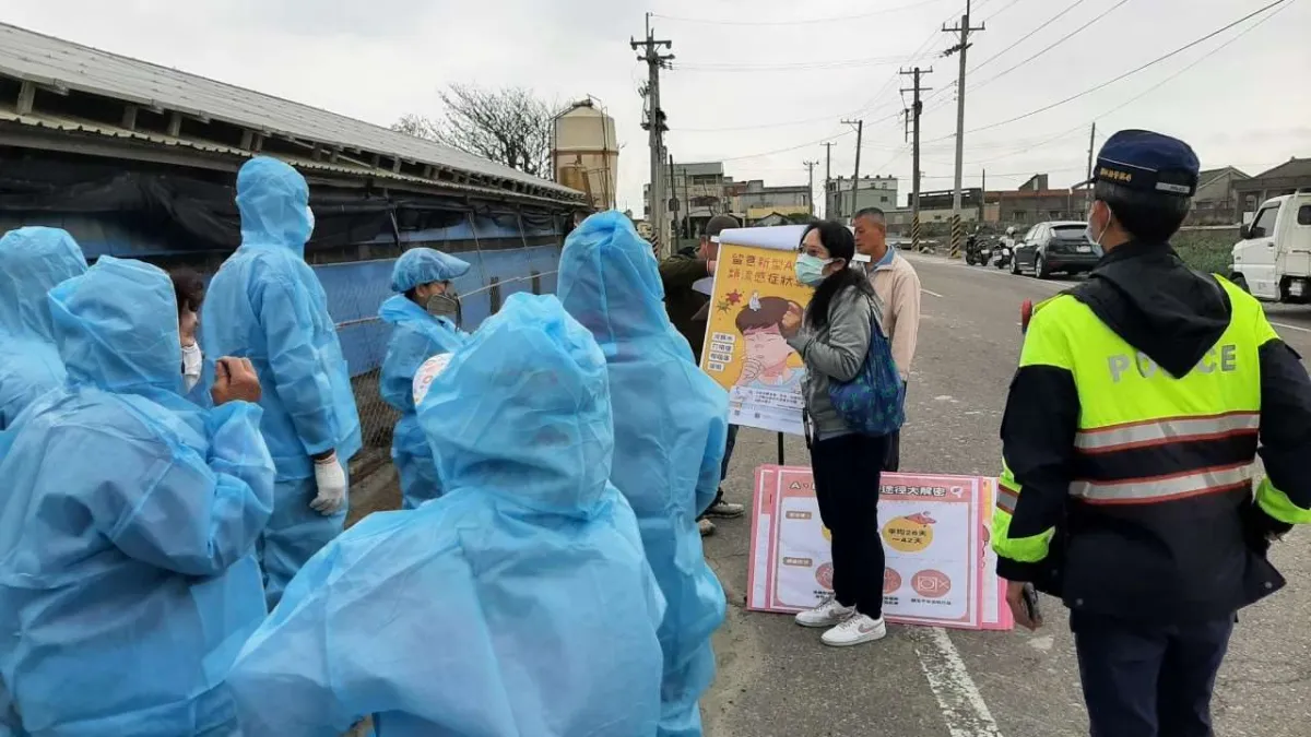 東勢鄉土雞場發生禽流感疫情,雲縣府督導業者完成場區清潔及消毒作業。(圖/雲林縣政府提供)