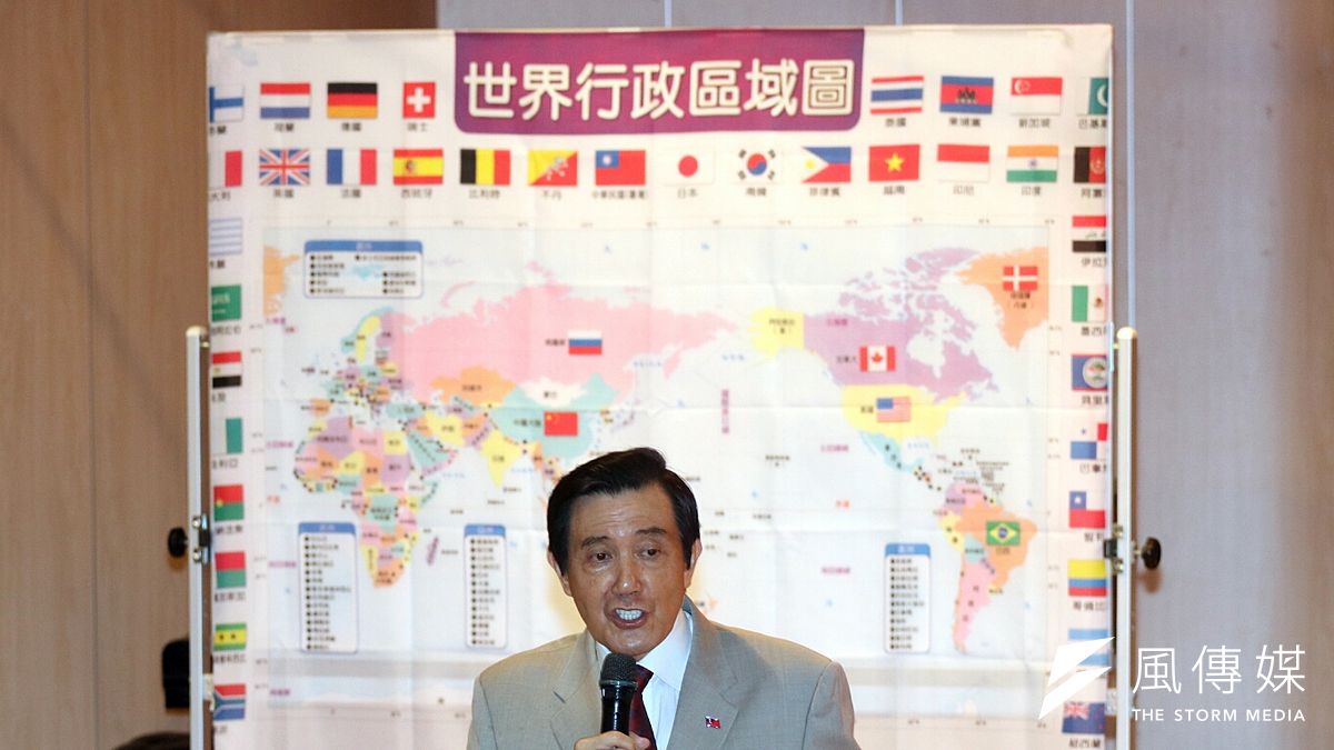 前總統馬英九今天下午到新北市裕德雙語學校演講,有學生問「對台灣加入聯合國有什麼看法?」馬英九表示,即使不加入聯合國也沒那麼大的關係。(蘇仲泓攝) 前總統馬英九今天下午到新北市裕德雙語學校演講,有學生問「對台灣加入聯合國有什麼看法?」馬英九表示,即使不加入聯合國也沒那麼大的關係。(蘇仲泓攝)