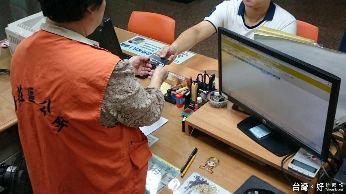 繳納公墓及納骨塔規費 殯葬處開放信用卡臨櫃繳納 繳納公墓及納骨塔規費 殯葬處開放信用卡臨櫃繳納