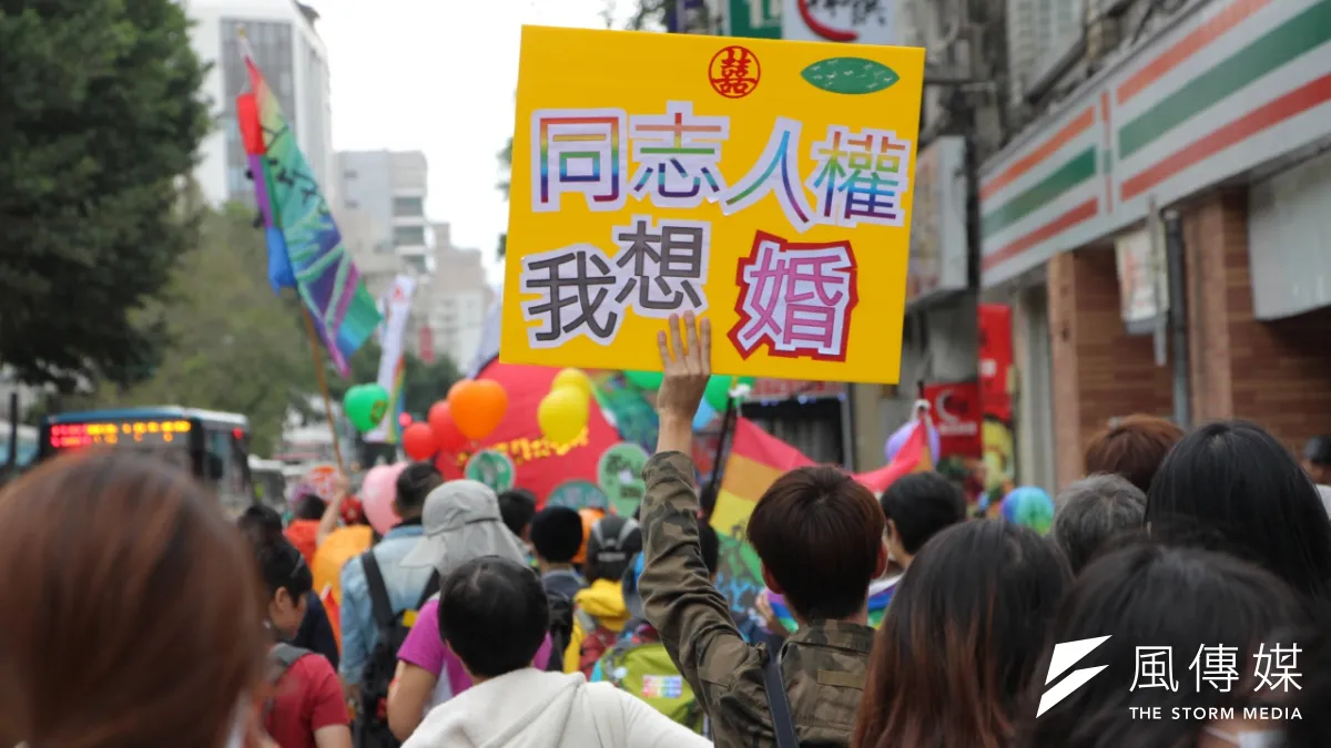 民進黨副總統參選人陳建仁18日受訪時表示,「 天主愛每個人,也愛同性戀者」。(資料照,葉信菉攝)